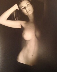 Topless photos of Emily Ratajkowski