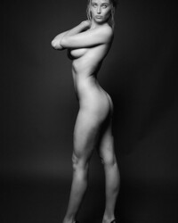 Genevieve Morton Nude Photos