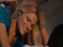 Brooklyn Decker in Just Go With It 5