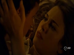Blanca Suarez bed , kissing scene in El Barco 18