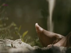 Halina Reijn nude, boobs scene in Isabelle 1
