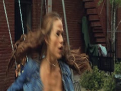 Jennifer Garner cleavage, hot scene in Daredevil 5