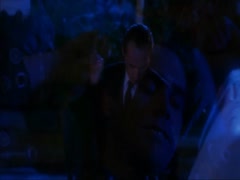 Cameron Diaz cleavage, hot scene in The Mask 12