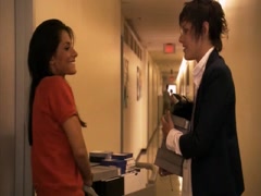 Sarah Shahi lesbian, kissing  in The L Word 10