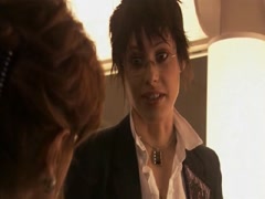 Sarah Shahi lesbian, kissing  in The L Word 2