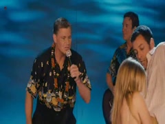 Jennifer Aniston and Nicole Kidman in Just Go with It 15