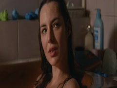 Louise Bourgoin in Happy Event 13