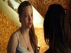 Megan Fox kissing , hot scenes in Jennifers Body 20