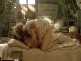 Claire Danes nude , boobs scene in Stage Beauty (2004) 15