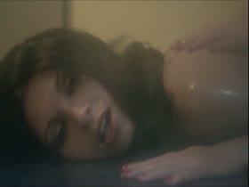 Glory Annen lesbian, nude scene in Felicity 20