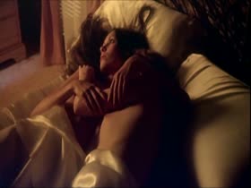 Glory Annen kissing , nude scene in Felicity 17