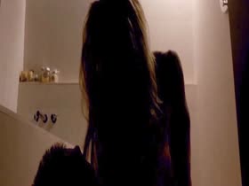 Jessica Biel Bathroom , Kissing scene in London 19