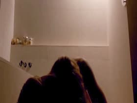 Jessica Biel Bathroom , Kissing scene in London 20