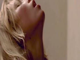 Jessica Biel Bathroom , Kissing scene in London 3
