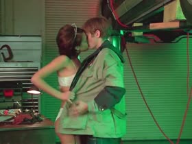 Jessica Alba Lingerie , Kissing scene in Idle Hands 12