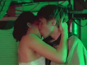Jessica Alba Lingerie , Kissing scene in Idle Hands 20