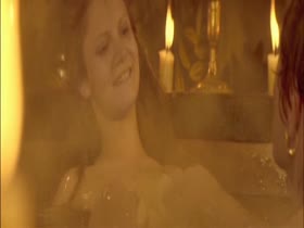Jennifer Jason Leigh Bathtub , wet scene in Flesh+Blood (1985) 10