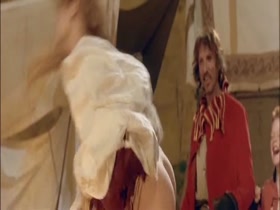 Jennifer Jason Leigh nude , bed scene in Flesh+Blood (1985) 8