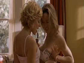 Lisa Arturo nude, lesbian scene in american pie 6