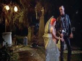 Linnea Quigley in Return of the Living Dead (1985) 11