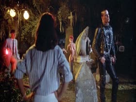 Linnea Quigley in Return of the Living Dead (1985) 8