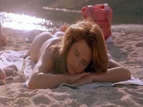 Lea Thompson in Casual Sex (1988) 14
