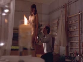 Maggie Gyllenhaal nude, Bathtub scene in Secretary (2002) 4