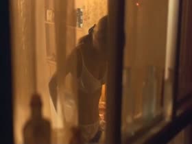 Rosanna Arquette nude , shower scene in Nowhere to Run (1993) 12