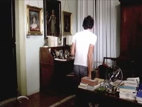 Ursula Andress in L'infermiera 16