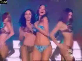 Aida Yespica striptease in tv show 3