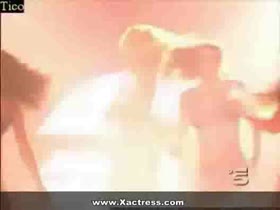 Aida Yespica striptease in tv show 9