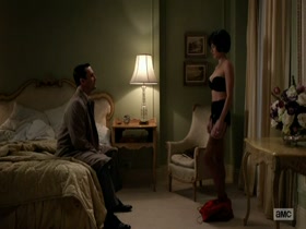 Linda Cardellini underware , hot scene in Mad Men (2007) 9