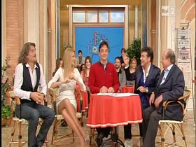 Adriana Volpe High Heels , Cleavage In fatti vostri 21-01-13 7