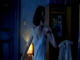Anne Hathaway beach , hot scene in One Day 1
