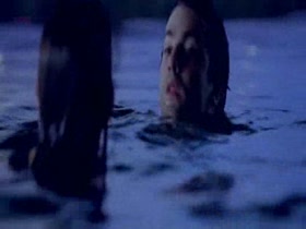 Anne Hathaway beach , hot scene in One Day 19