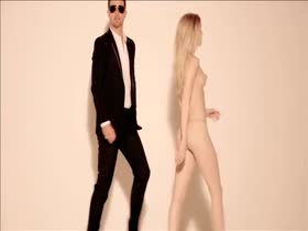 Elle Evans bares her super hot supermodel bod. 10