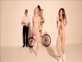Elle Evans bares her super hot supermodel bod. 17