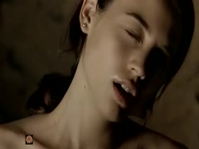 Leonor Watling Sexy Dress , Sensual in Sound of the sea 10