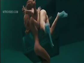 Celeb Kelly Brook nude and wet in Piranha 3D 10