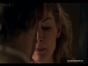 Rosamund Pike in Women in Love 9