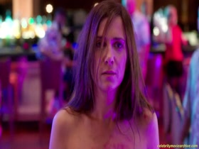Kristen Wiig in Welcome to Me (2014) 1