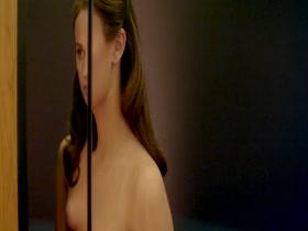 Alicia Vikander & Gana Bayarsaikhan in Ex Machina 4