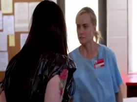 Laura Prepon, Taylor Schilling lesbian , kising scene in Orange Is the New Black S03E02 2