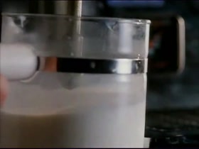 Alex Meneses,Nicole Eggert in Amanda & The Alien (1995) 12