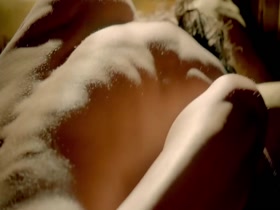 Sibylla Deen in Tut S01E01 (2015) 7