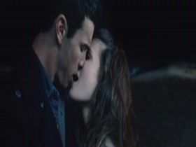 Maria Valverde and Clara Lago in I Want You 16