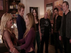 Elizabeth Gillies in Sex & Drugs & Rock & Roll s1e06 20