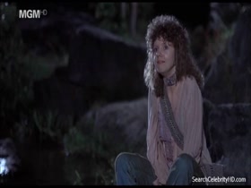 Beverly D'Angelo nude, boobs scene in Hair 7