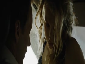 Penelope Mitchell, Jessica Pike in Zipper (2015) 19