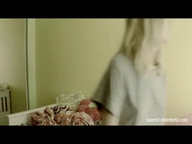 Dree Hemingway and Stella Maeve in Starlet 3